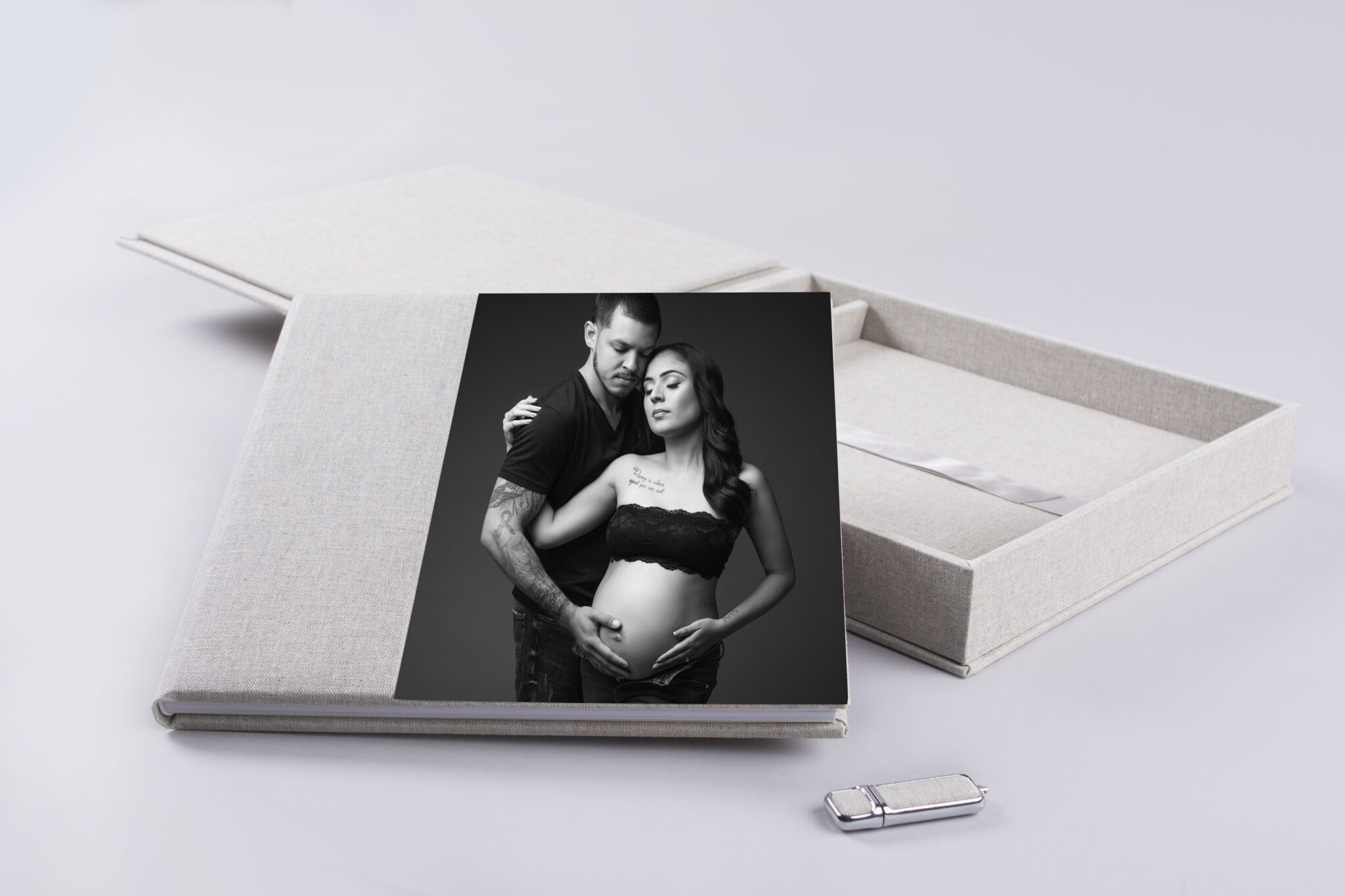 Luxurious maternity photo album that comes in it's own box. 
