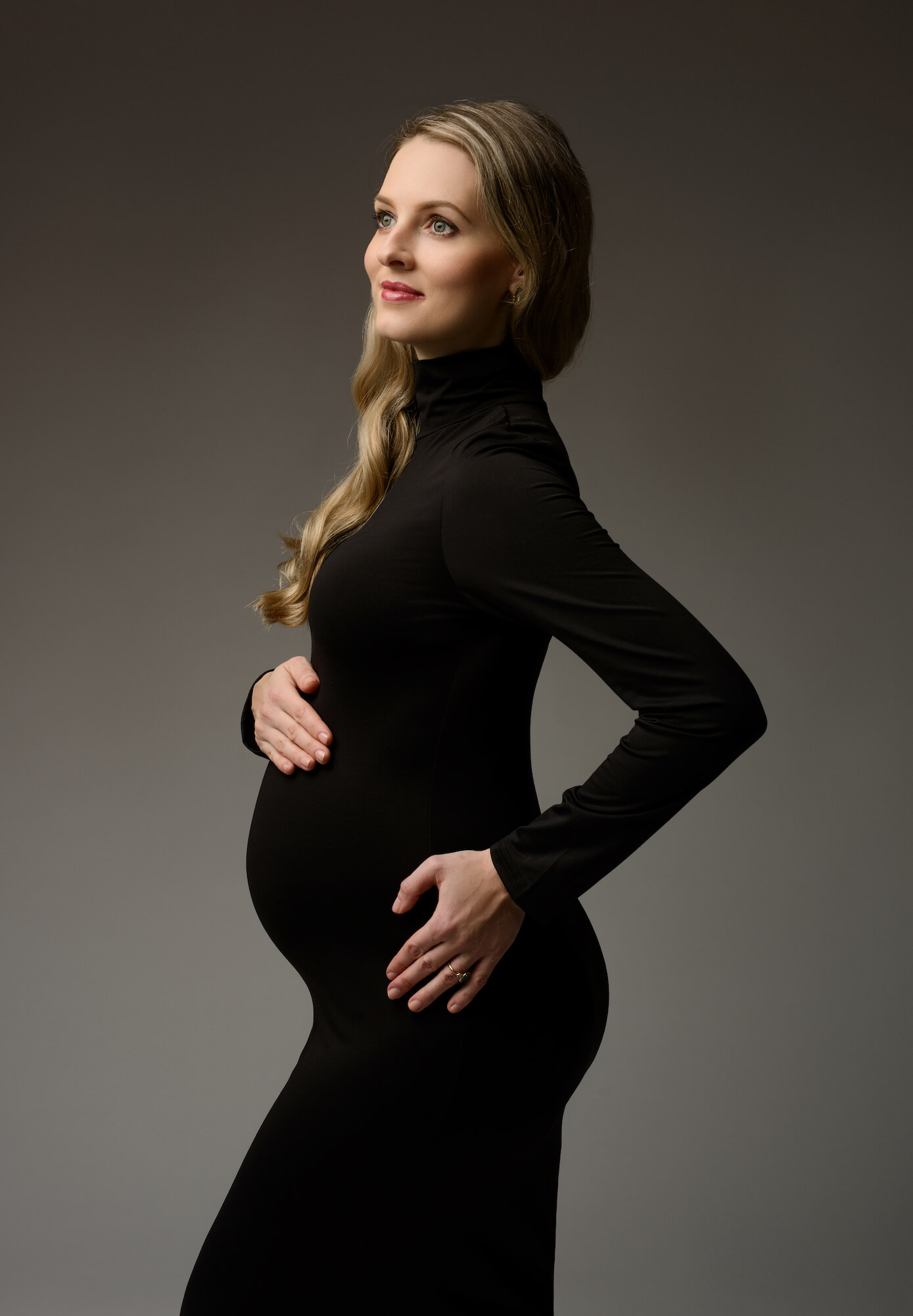 new york city maternity photographer, maternity portrait studio NYC, pregnancy photoshoot near me