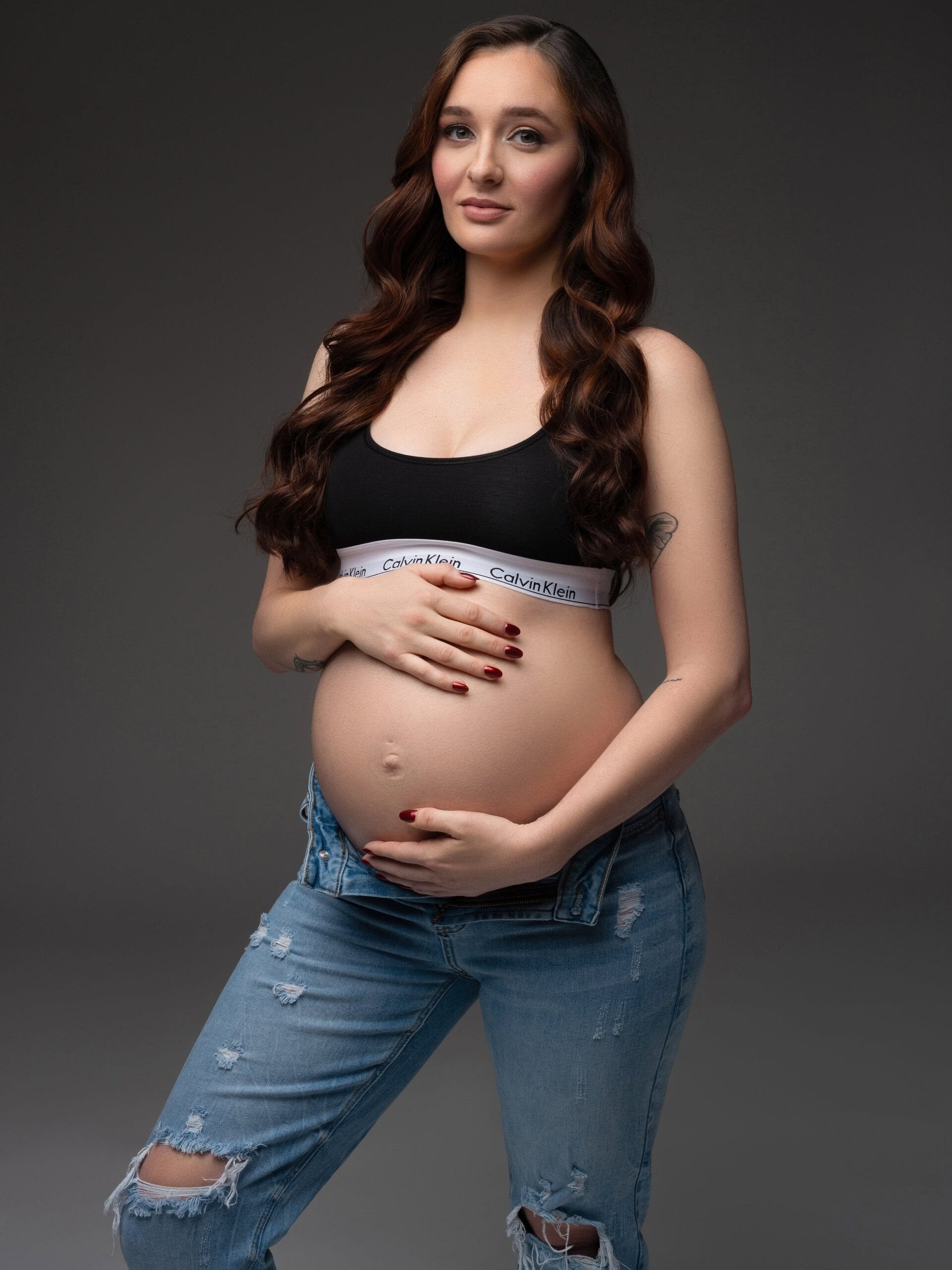 Maternity portrait of Savannah at Brilianna Photography in Forest Hills, Queens, image 1