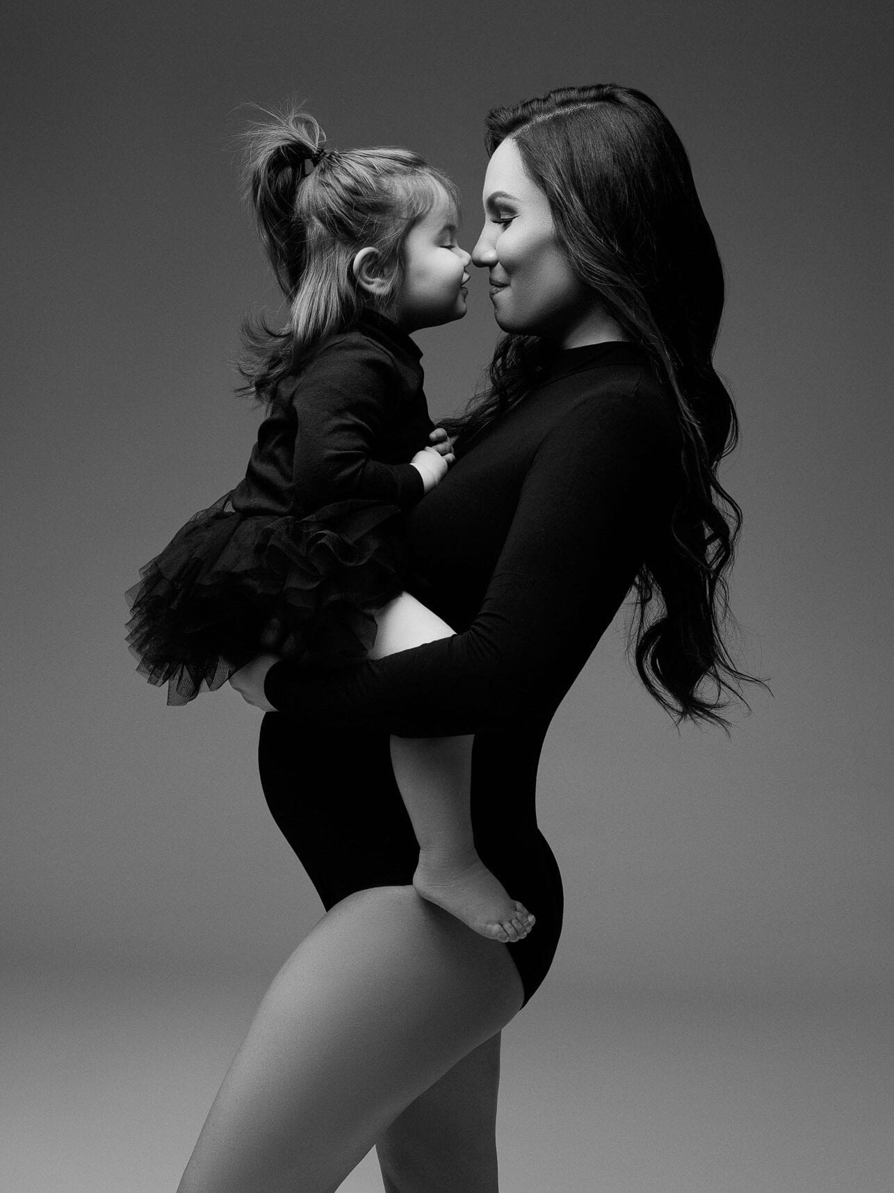 Maternity portrait at Brilianna Photography in Forest Hills, Queens, image 1 of 4